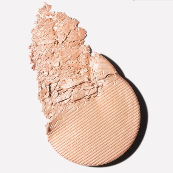 MAC SO EXTRA! Glow Kit *LIMITED EDITION* - Picture 5 of 13